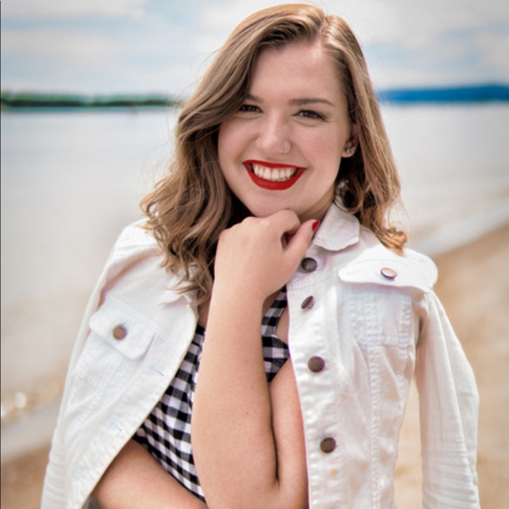 Meet your Posher, Nicole